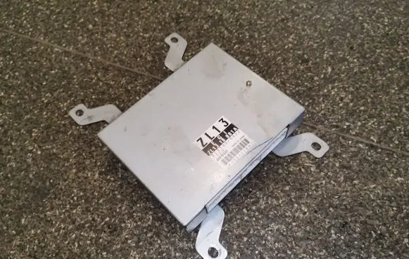 Mazda 323 Engine control unit/module 2797000422 ZL1318881A