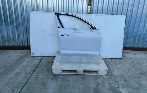 Audi A4 S4 B9 Front door