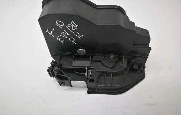 BMW 5 F10 F11 Coupe door lock (next to the handle) 7202145