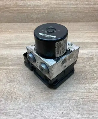 Volvo V70 ABS Pump 30681619 8G9N2C405AC