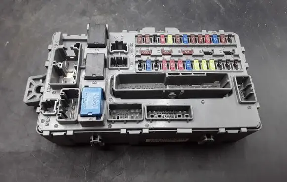 Honda Accord Fuse module TL4E211 GCD10DT2F