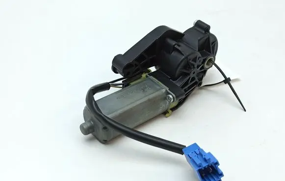 Mercedes-Benz S W221 Seat adjustment motor 0390203206