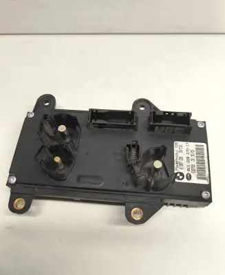 BMW 7 E65 E66 Power management control unit 6957026 8ES00827017