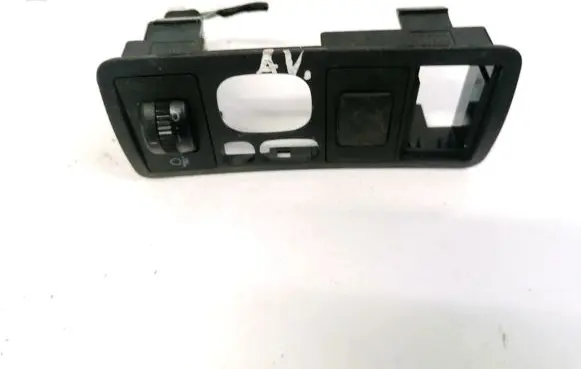 Toyota Avensis T250 Headlight level height control switch 777667 84152-05051