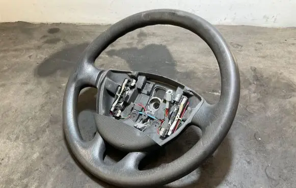 Opel Vivaro Steering wheel 8200201344