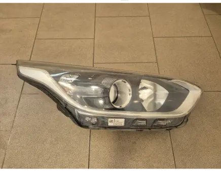 KIA Ceed Headlight/headlamp 92102J7060