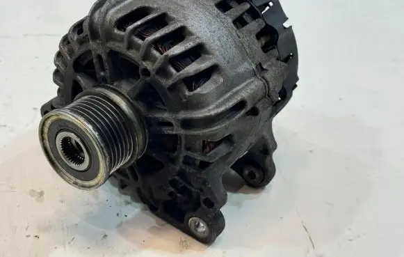 Audi A4 S4 B9 8W Generator/alternator 04L903024