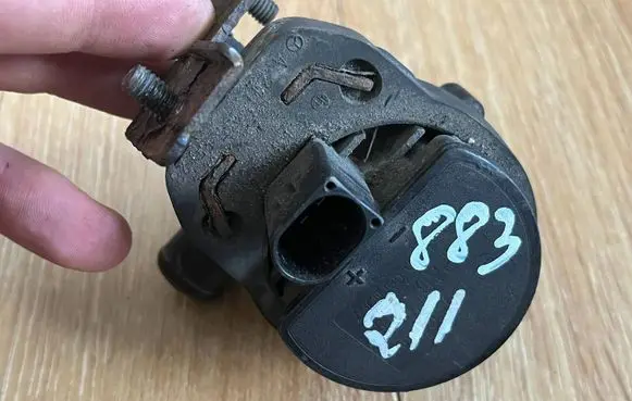 Mercedes-Benz E W211 Electric auxiliary coolant/water pump A2118350264 0392023001