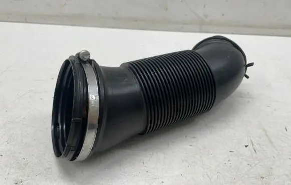 Skoda Kamiq Turbo air intake inlet pipe/hose 5Q0129684C