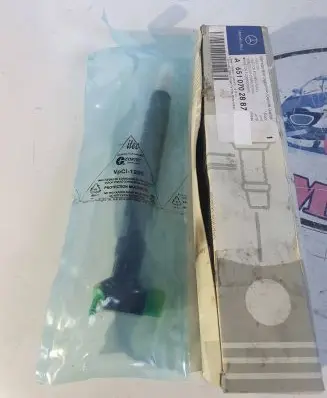 Mercedes-Benz E C207 W207 Fuel injector A6510702887