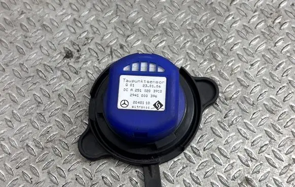 Mercedes-Benz R AMG W251 Air quality sensor A2518203910 2048110 2941000396