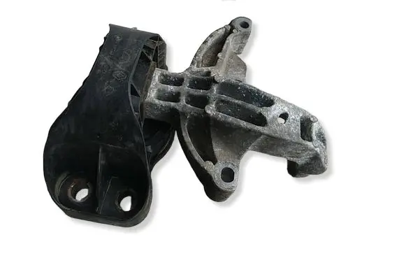 Dacia Sandero II Engine mount bracket 112322188R