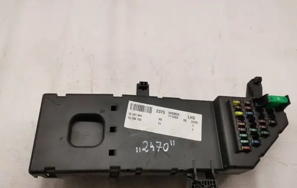 Opel Vectra C Fuse module 13181984 518777206 070131