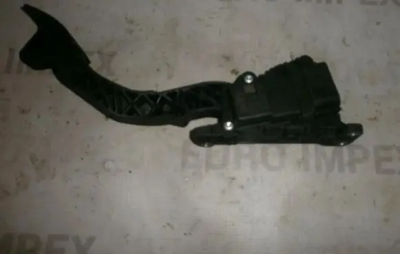 Ford Focus Accelerator throttle pedal 4m519f836bk