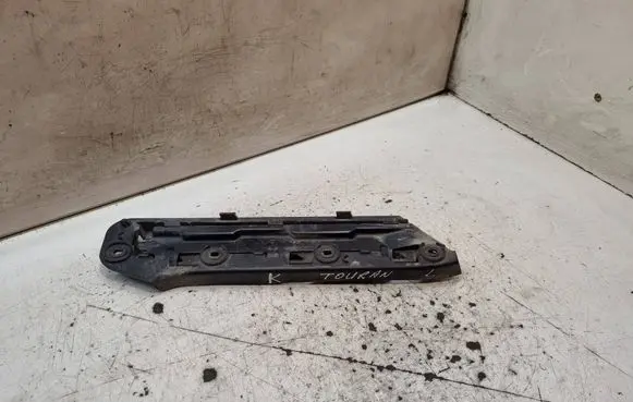 Volkswagen Touran I Front bumper mounting bracket 1T0807935