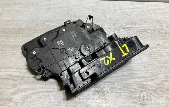 BMW X2 F39 Rear door lock 7281939