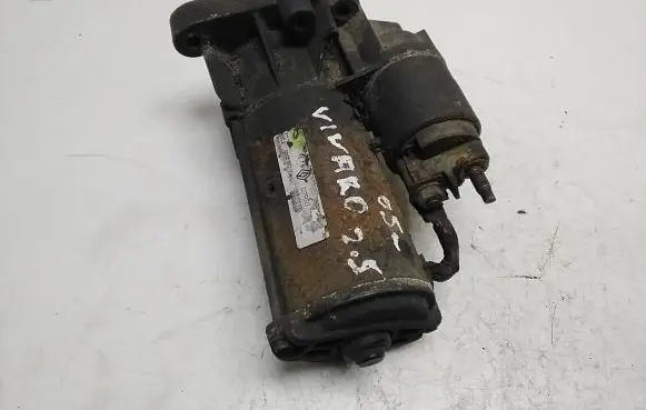 Opel Vivaro Starter motor 8200106788 D7R53 0005BC