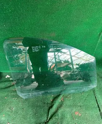 Fiat Scudo Front door window glass four-door 