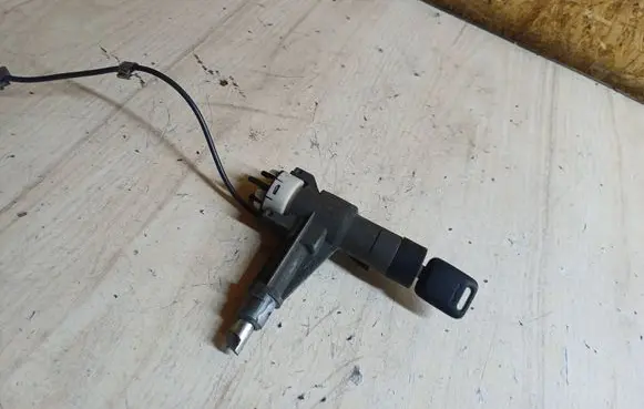 Audi A6 S6 C4 4A Ignition lock 4A0905851