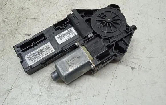 Renault Scenic III - Grand scenic III Front door window regulator motor 807306335R