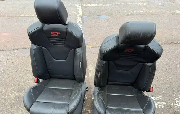 Ford Focus ST Seat set 