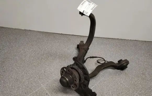 Mercedes-Benz CLS C219 Front wheel hub A2113305220