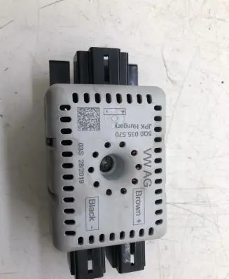 Volkswagen Tiguan Allspace Aerial antenna amplifier 5Q0035570