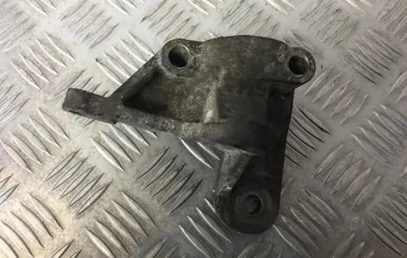 Ford Focus Engine mounting bracket XS4Q9K552AB