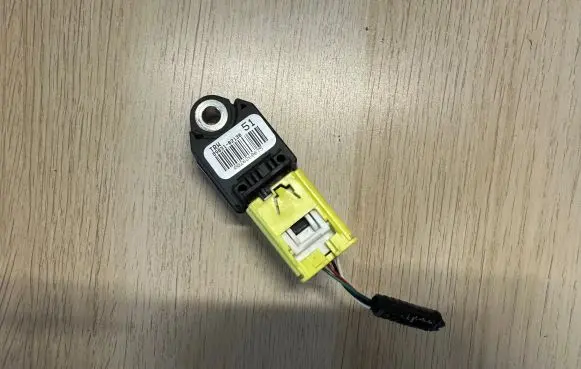 Toyota Auris E180 Airbag deployment crash/impact sensor 8983102130