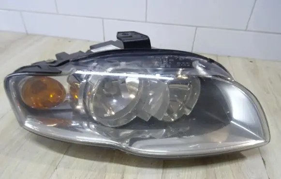 Audi A4 S4 B7 8E 8H Headlight/headlamp 8E0941004AK