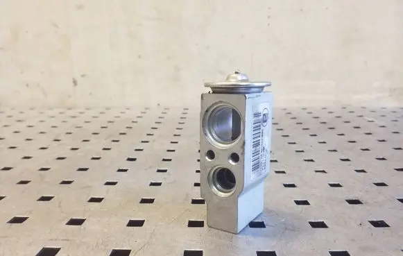 Audi A5 8T 8F Air conditioning (A/C) expansion valve 52316990 523169 H7995