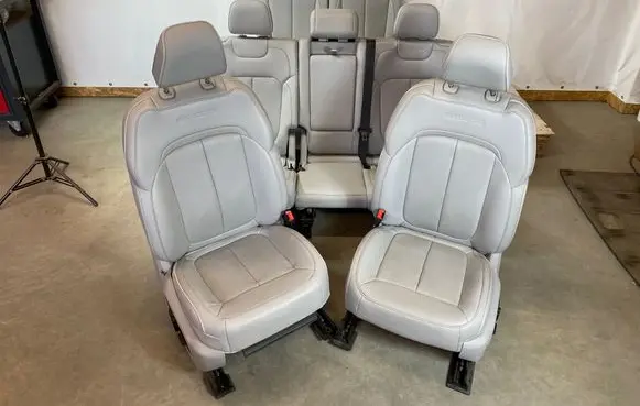 Jeep Grand Cherokee WL Seat set 