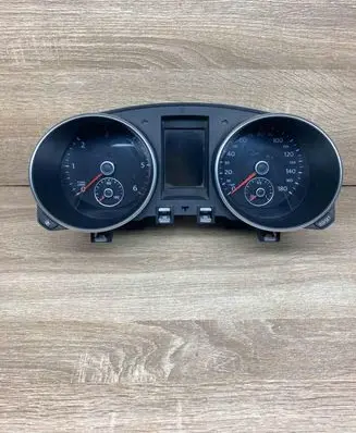 Volkswagen Golf VI Speedometer (instrument cluster) 5K0920970E