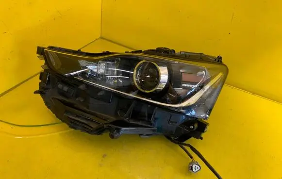 Lexus IS III XE30 Headlight/headlamp LexusISIII3Lift
