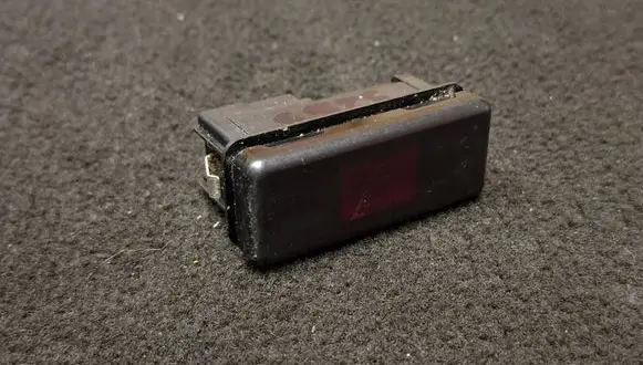 BMW 5 E39 Hazard light switch 8350947