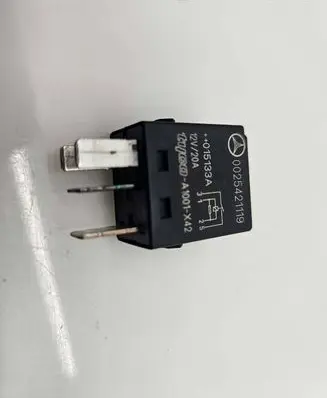 Mercedes-Benz C W203 Other relay 0025421119 015133A A1001X42
