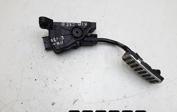 KIA Ceed Accelerator throttle pedal 15298263 080429K0106