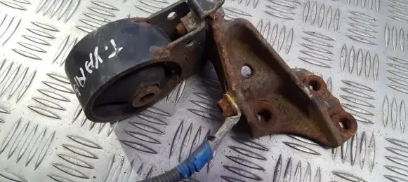 Toyota Yaris Engine mount bracket 1237223010 12372-23010