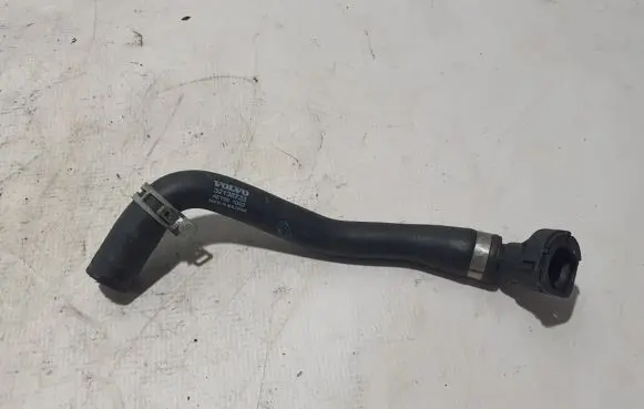 Volvo C40 Engine coolant pipe/hose 32138733