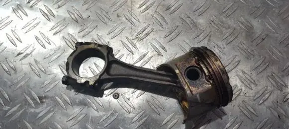 KIA Shuma Piston with connecting rod
