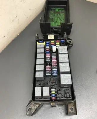 KIA Sorento Fuse module