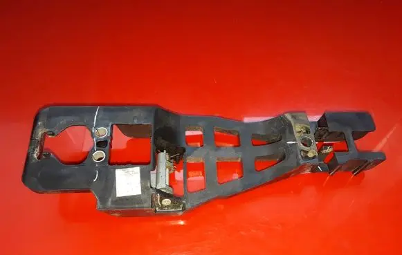 Rear door exterior handle/bracket