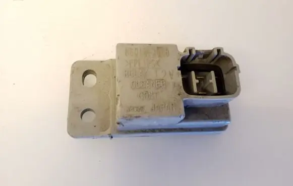 Subaru Outback (BS) Window washer relay 88018FJ000