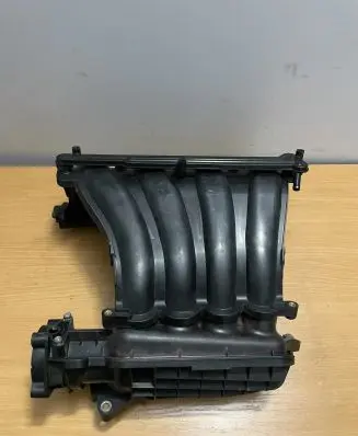 Nissan Qashqai Intake manifold 14001EE00C 14001EE00B