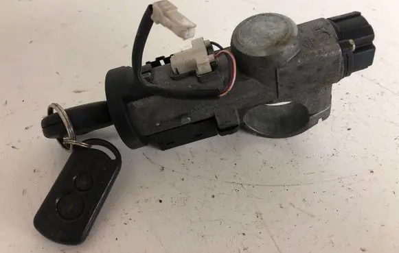 Nissan Primera Ignition lock