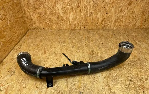 Volvo V40 Intercooler hose/pipe 31657755 31686412