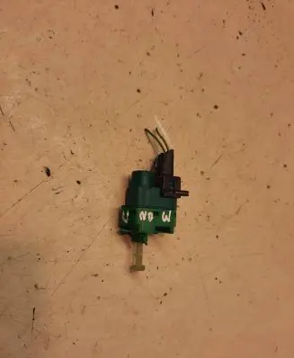 Ford Mondeo Mk III Brake pedal sensor switch 94BB9C872AC P5MGA