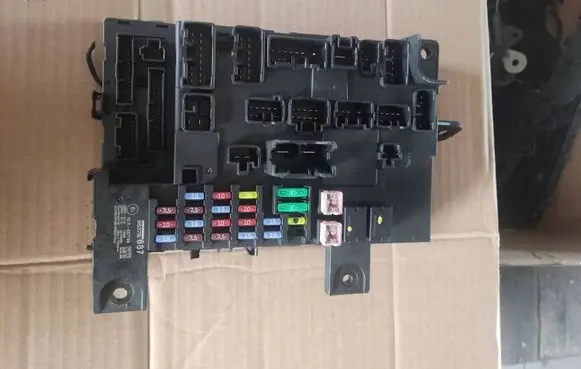 Mitsubishi Outlander Fuse module 8637B687 C8637011S 10R057749