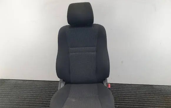 Toyota Avensis T250 Front passenger seat