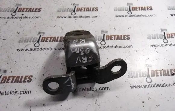 Honda CR-V Front door upper hinge